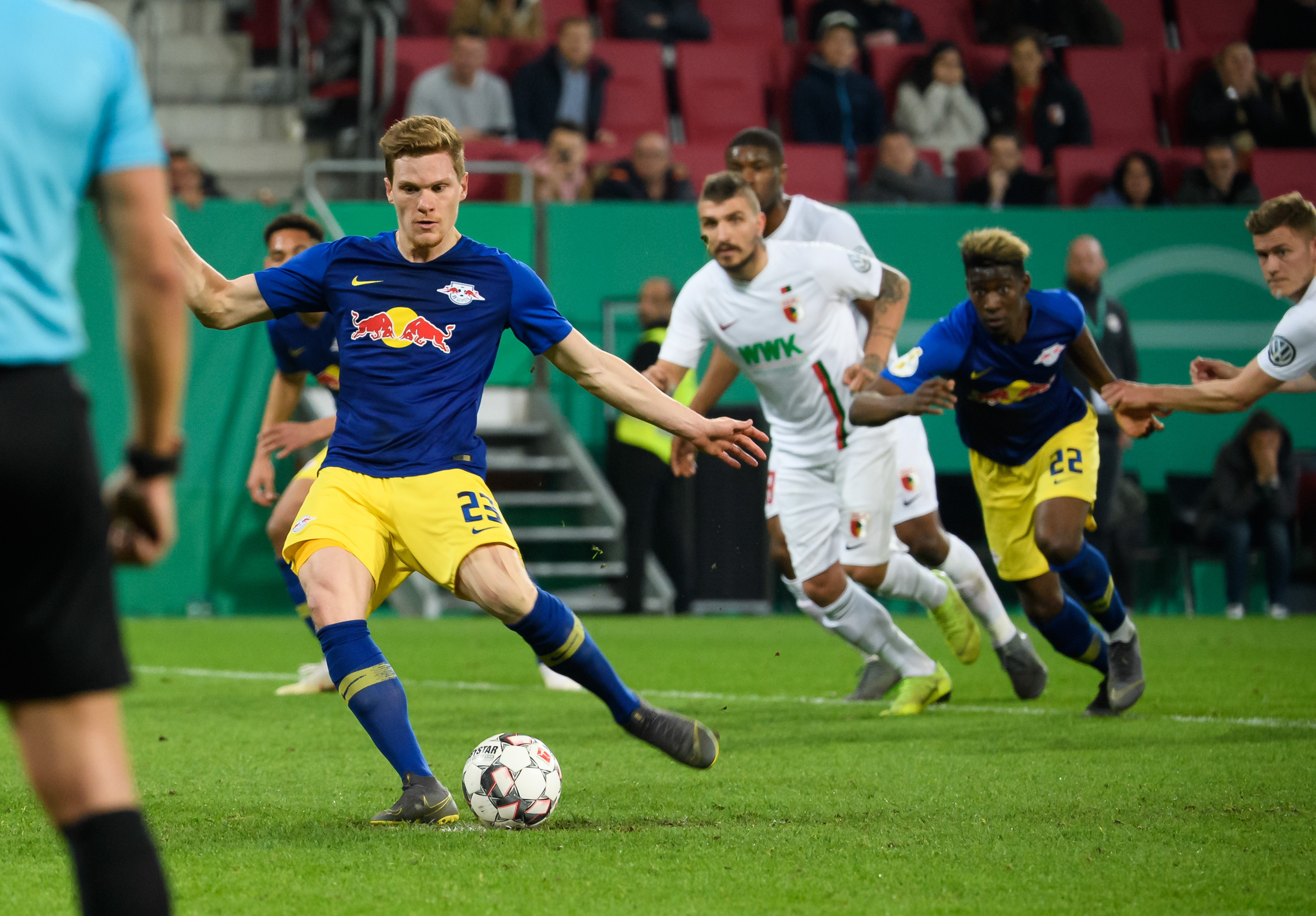 九游网页版入口转折点！广州队完成体检，德国杯今晚攻防权衡，管理层满意，年轻球员得到机会的简单介绍