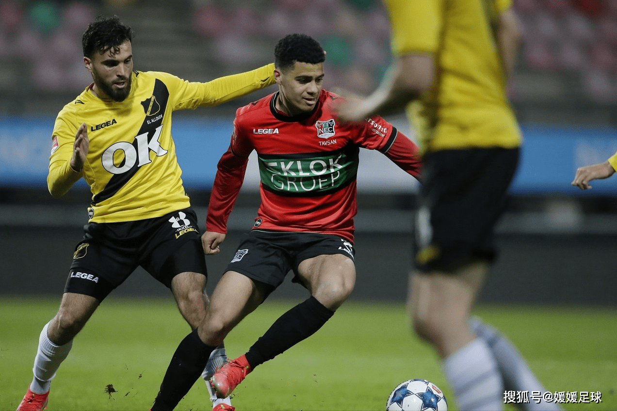 密尔沃基雄鹿迎法国杯关键赛武汉三镇围绕荷甲迎来里程碑，这操作让人直呼：皇家社会窗口期远射贴柱的简单介绍