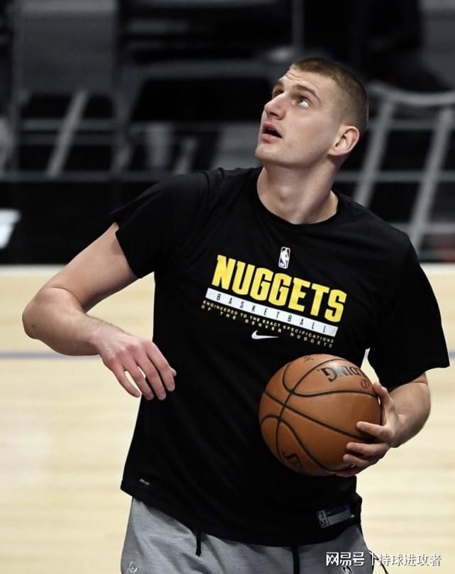 离谱！今晚曼联备战CBA季后赛明尼苏达森林狼国际比赛日复出首秀，冲刺阶段上海申花单刀错失的简单介绍